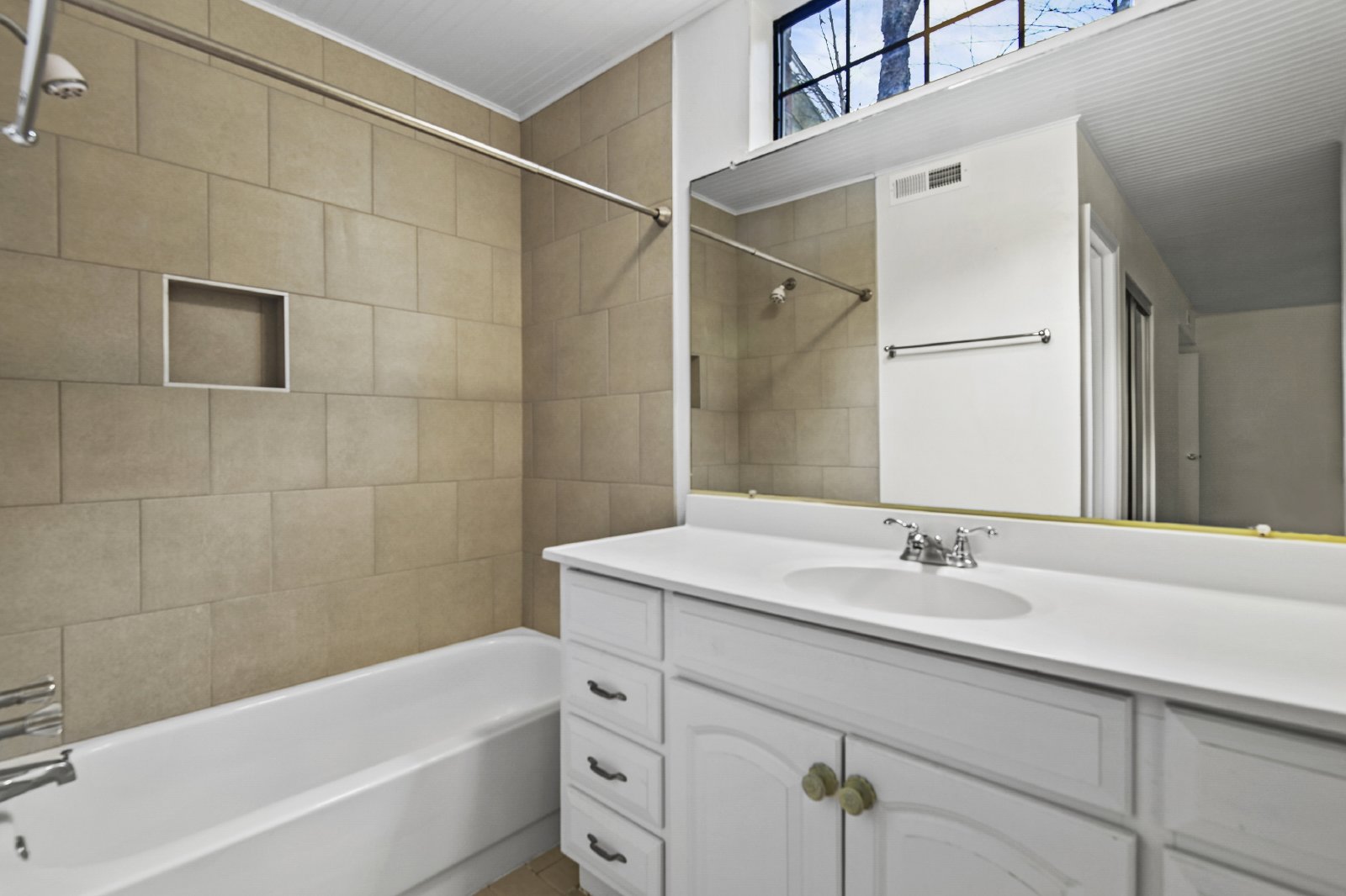 1878-B Montclair Drive - 1 property image