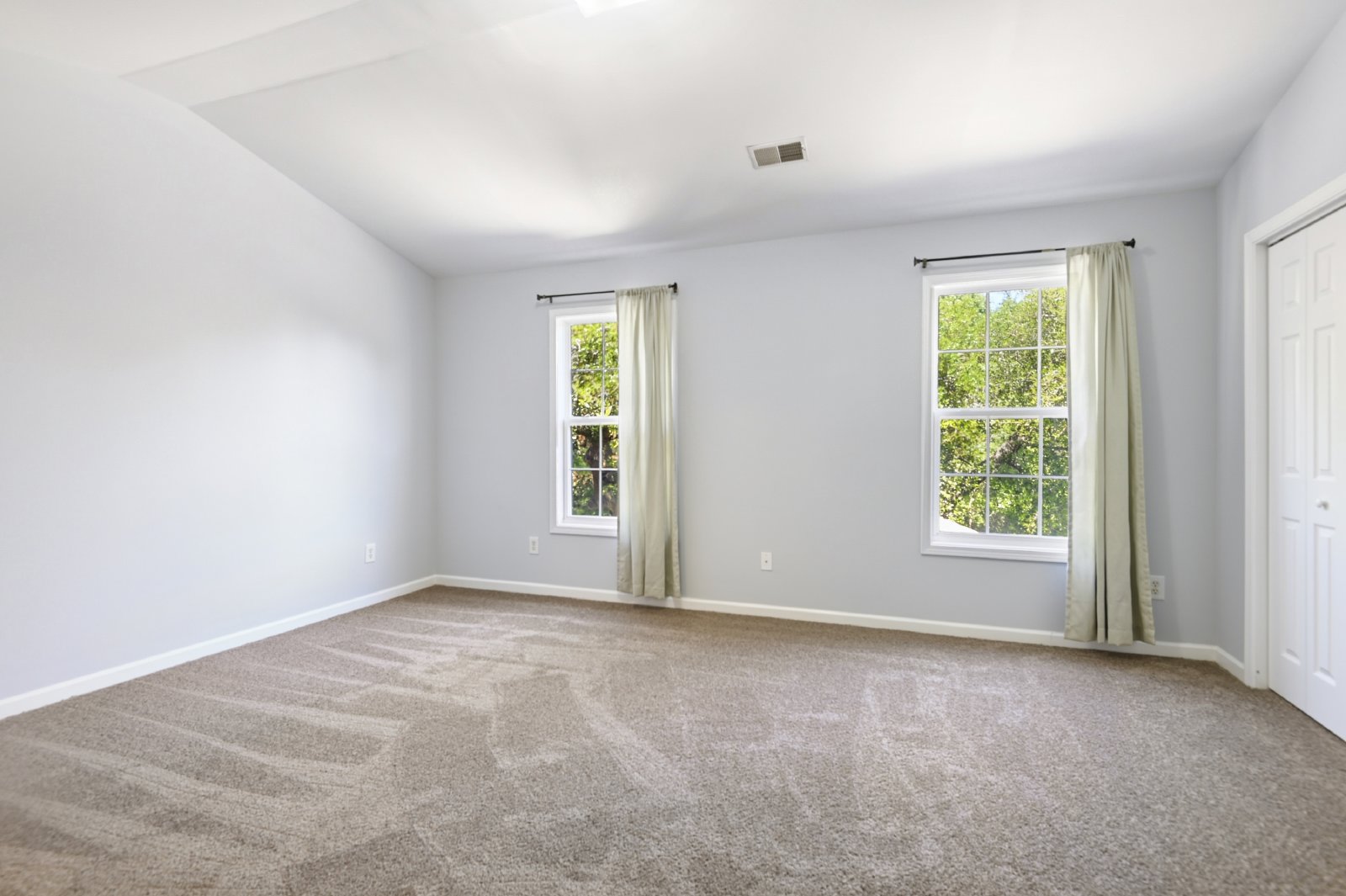 1406 Hamlin Park Circle - 1 property image