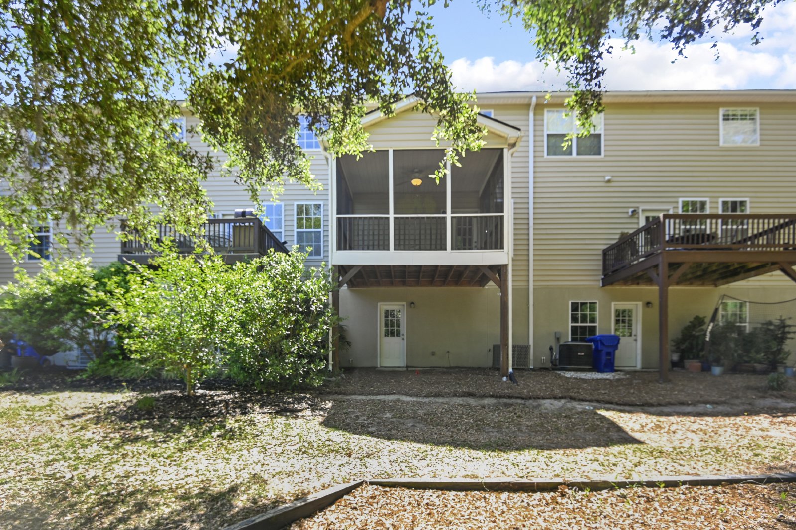 1406 Hamlin Park Circle - 1 property image