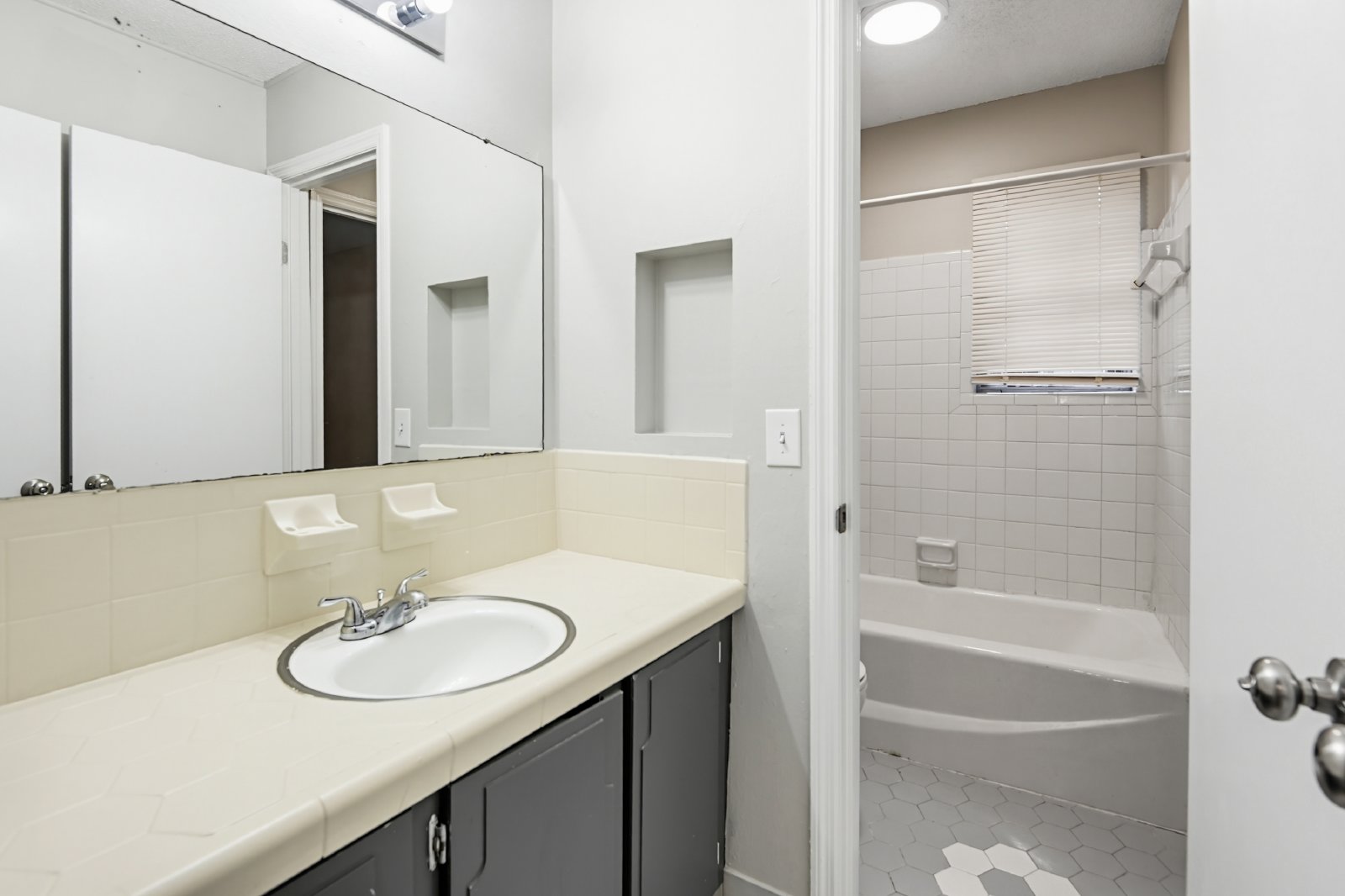 4461 Jenwood Street - 1 property image