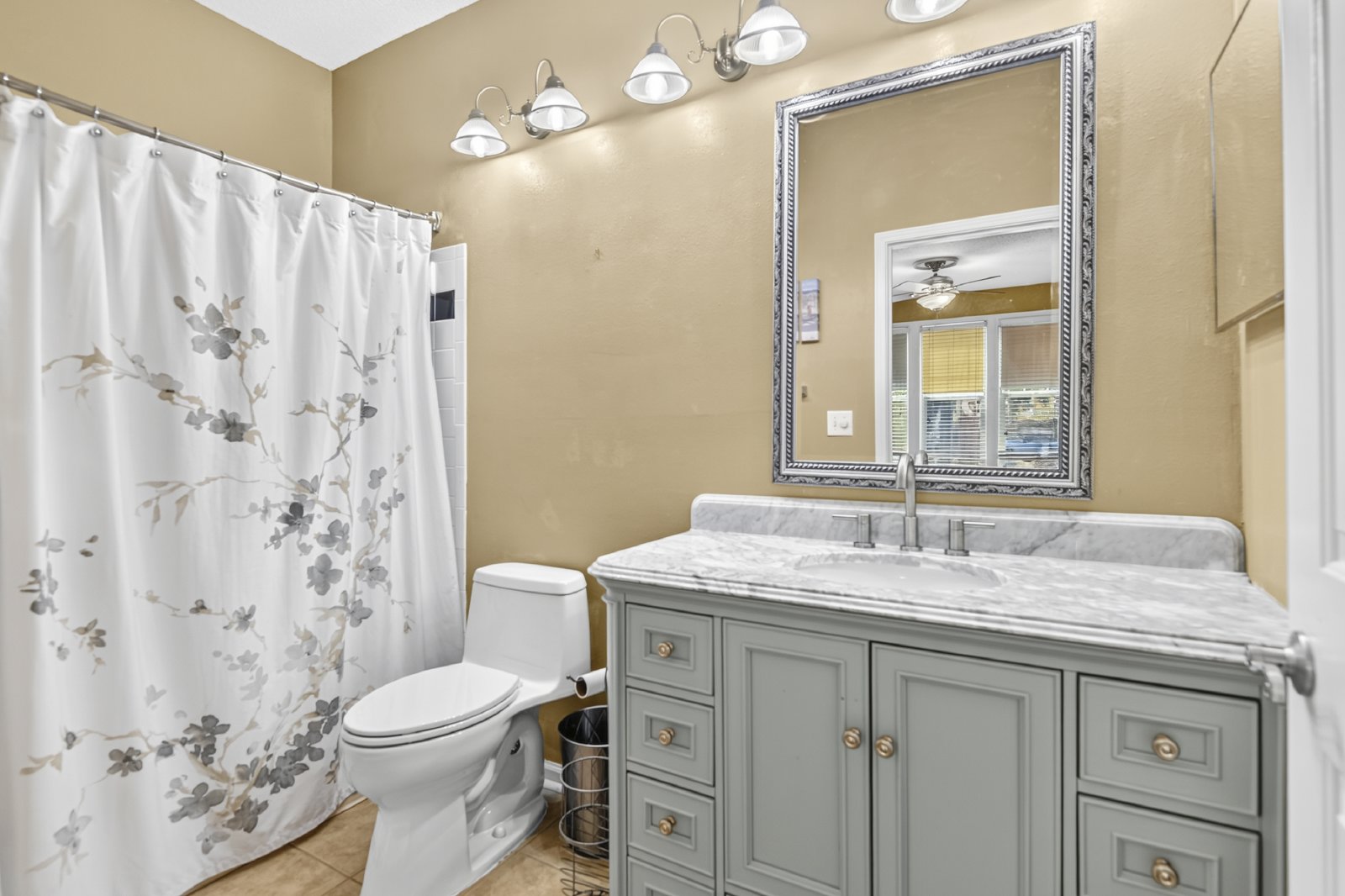 1811 Chatelain Way - 1 property image