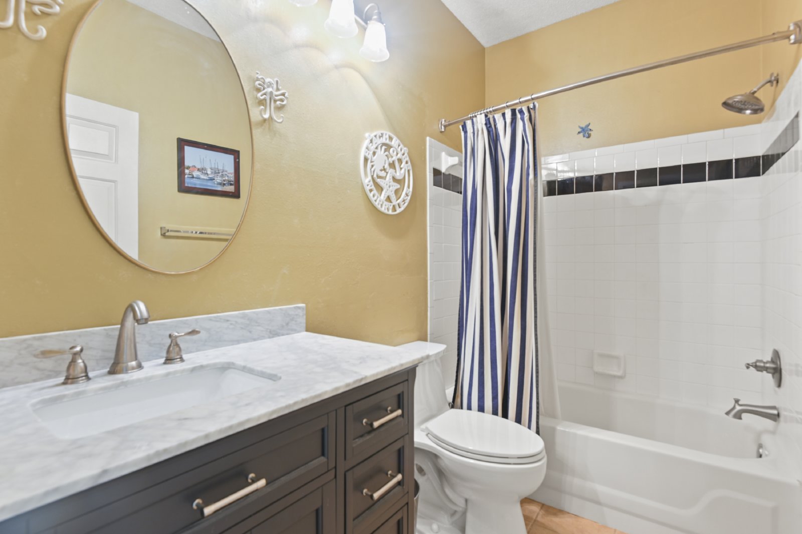 1811 Chatelain Way - 1 property image