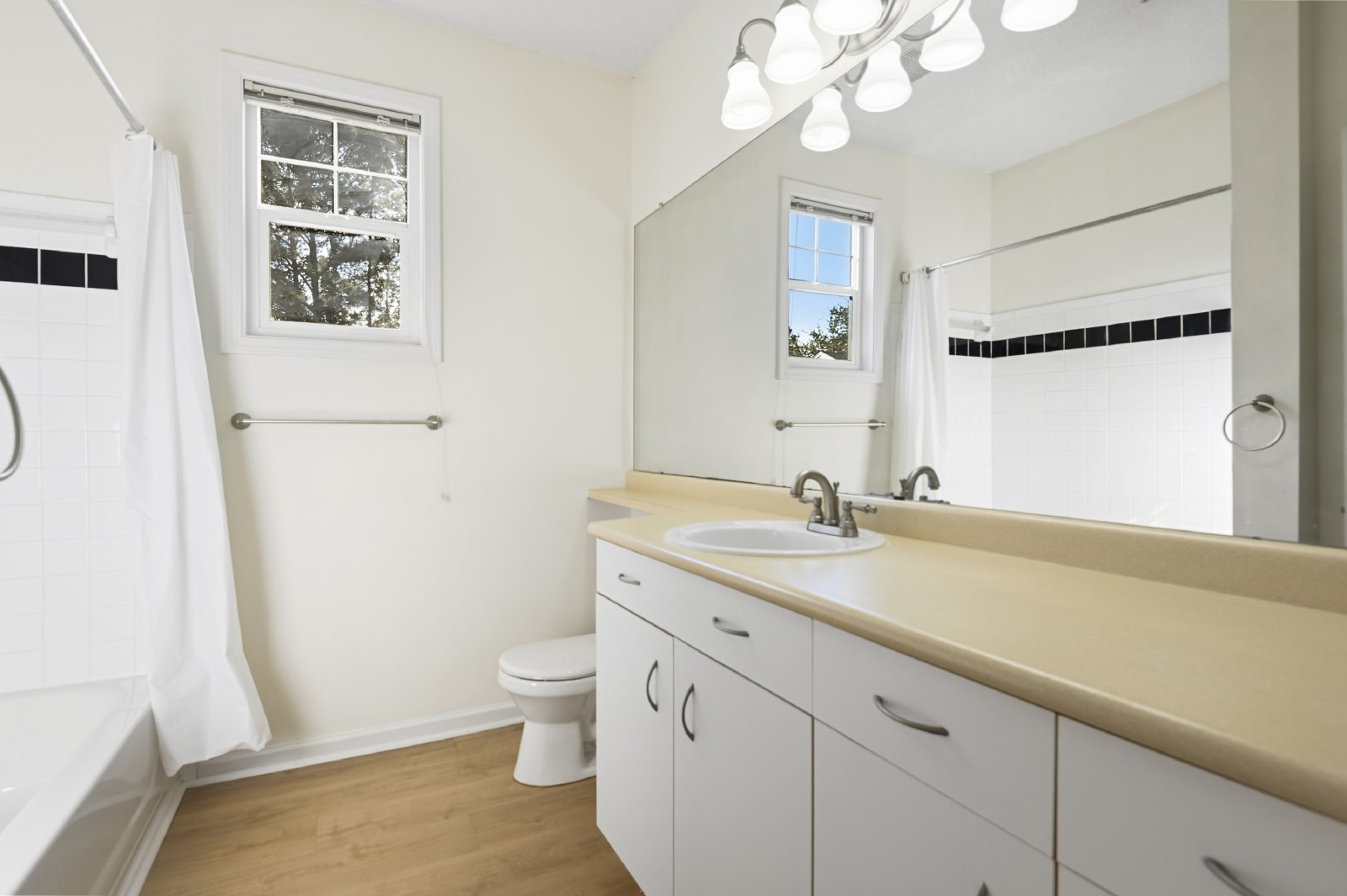 1127 Rosewood Lane - 1 property image